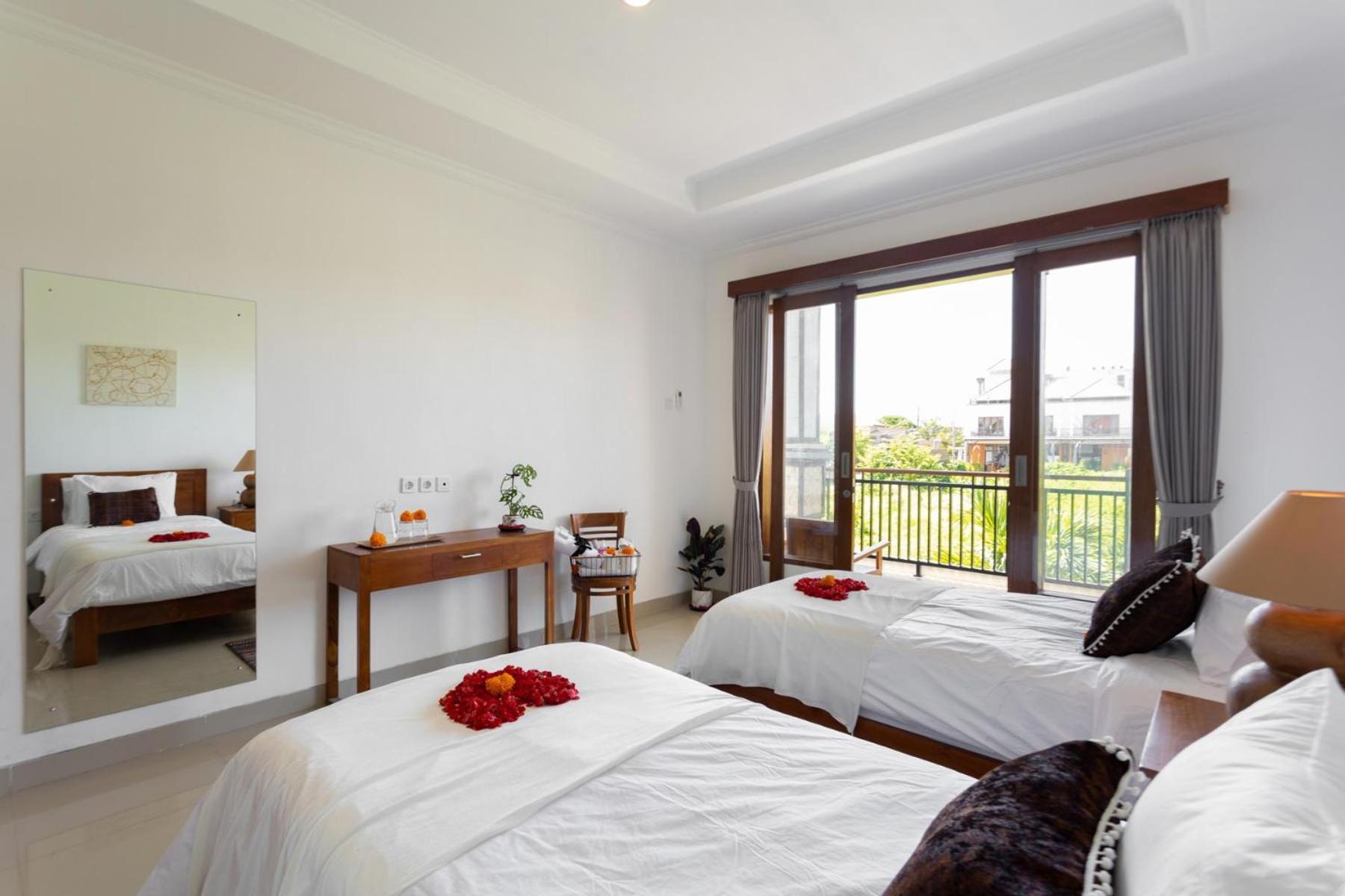 Phoenix Bed And Breakfast 4 Canggu  Bagian luar foto