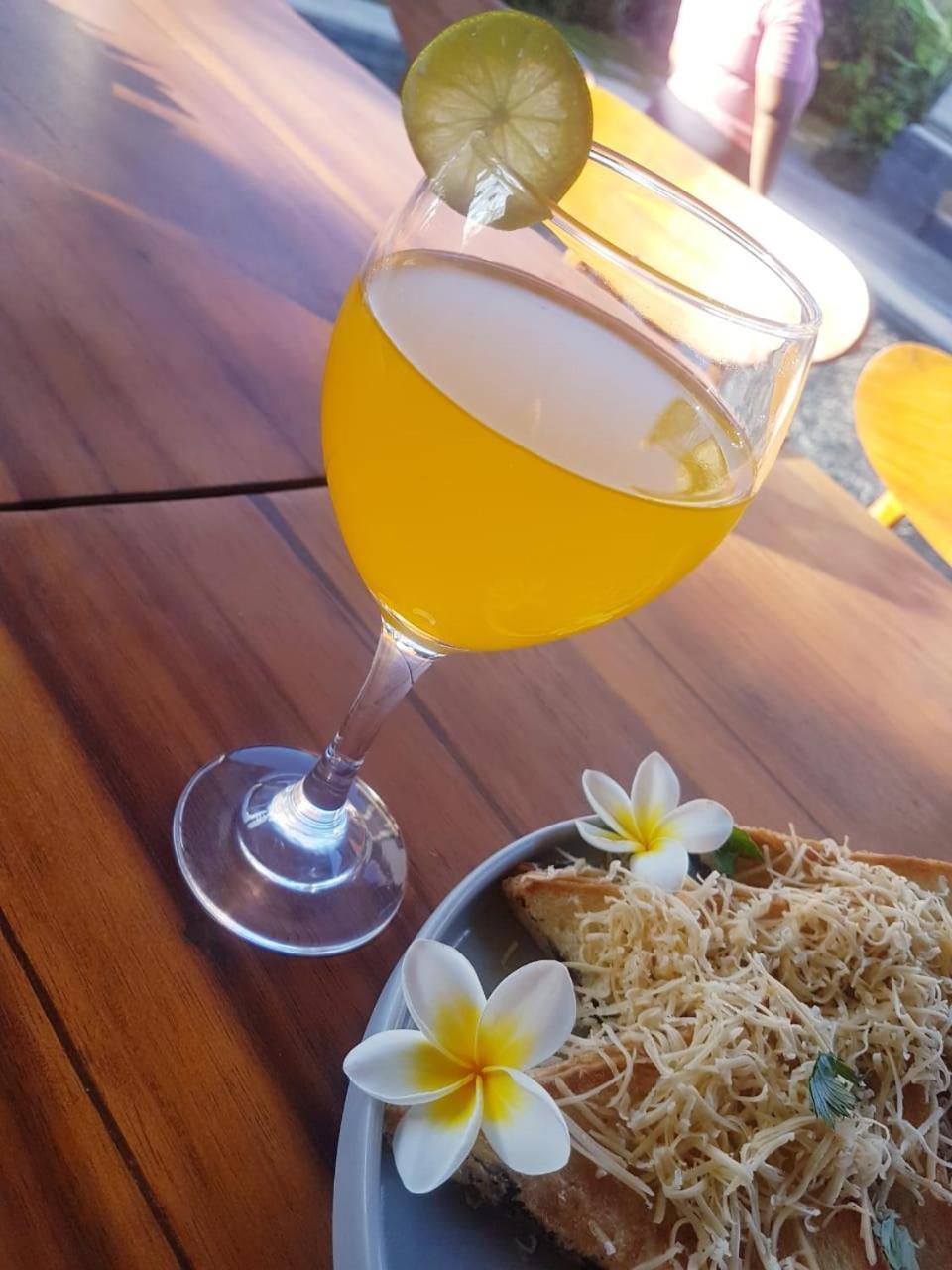 Phoenix Bed And Breakfast 4 Canggu  Bagian luar foto